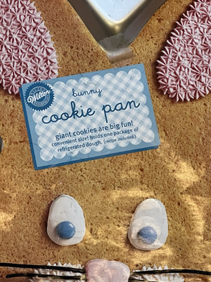 Wilton Bunny Cookie Pan Easter 2105-6219 New With Tags