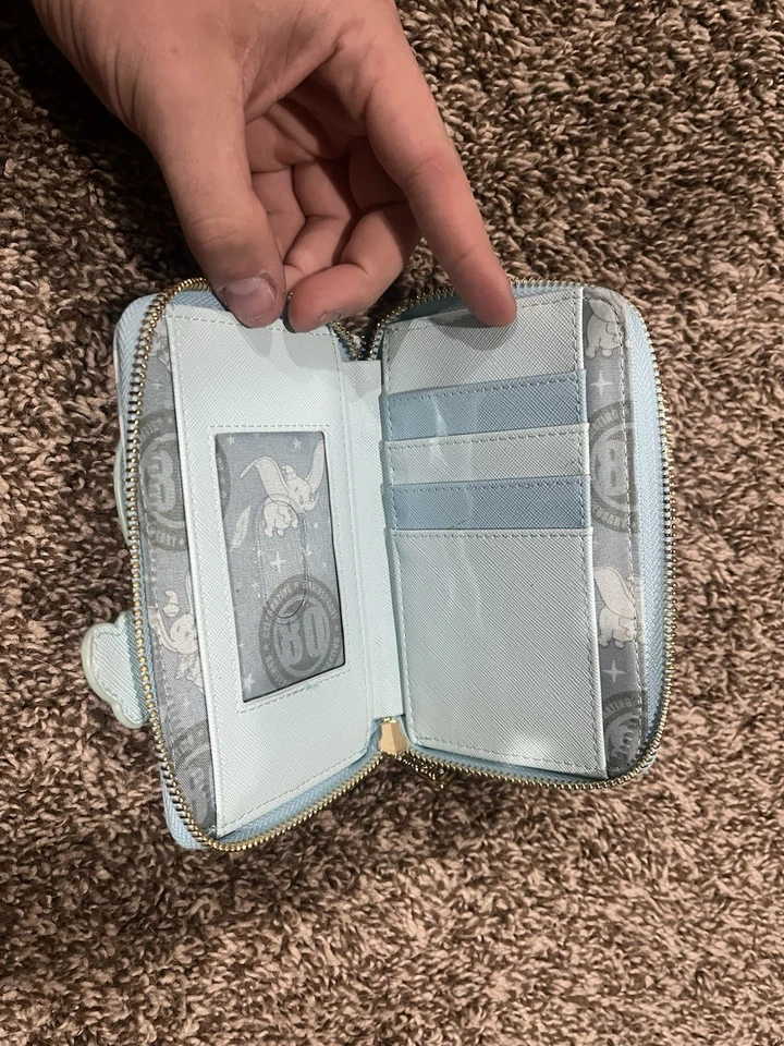 Cartera Loungefly Disney Dumbo 80 Aniversario Cremallera Foto 3 de 3