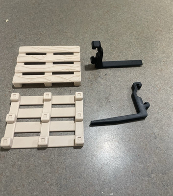 NEW Bruder 1287/01 Linde REPLACEMENT FORKS w/2 Pallets - 1:16 Scale