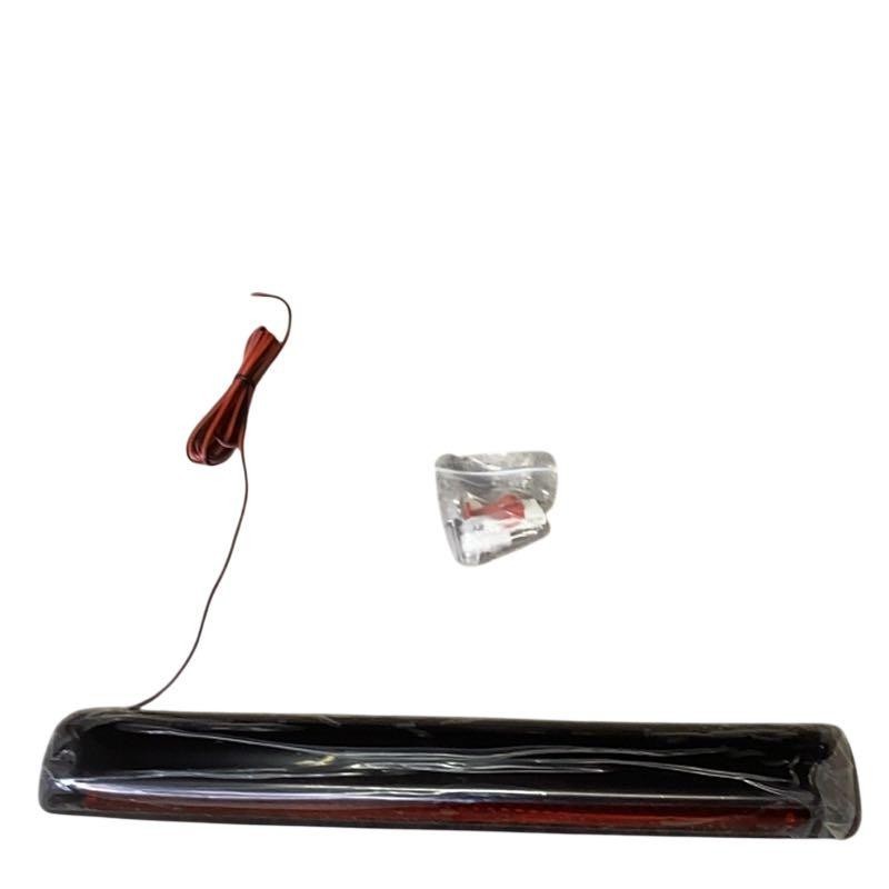 3ème feu stop TOYOTA Hilux de qualité supérieure - Optique de freinage durable AHT10126217