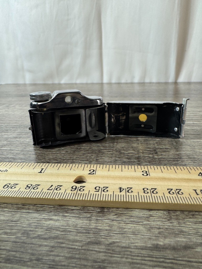 VINTAGE MINIATURE 1950'S CRYSTAR Camera made in Japan | eBay