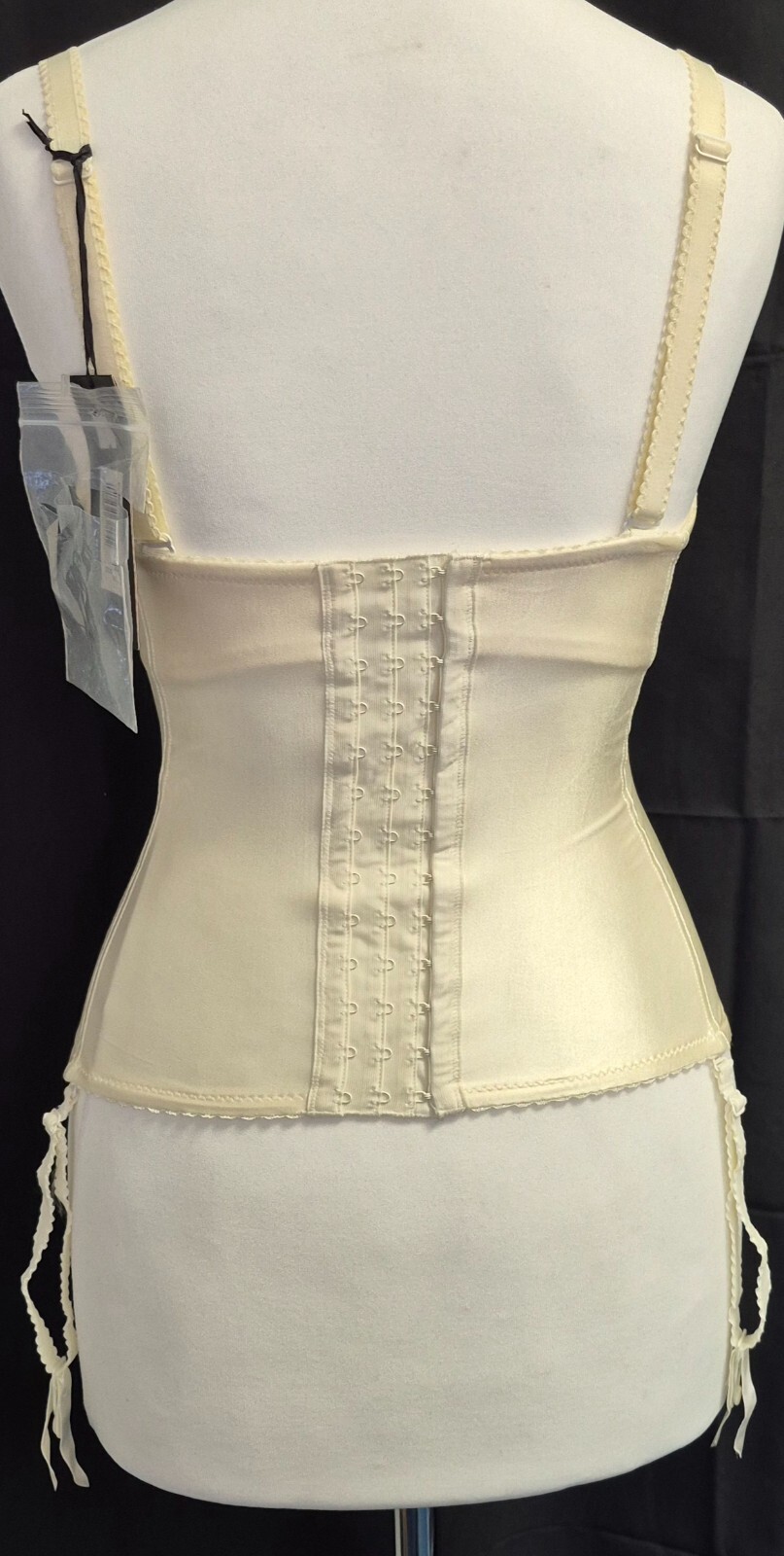 Charnos Basque with Suspenders Ivory 32DD NWT image 4