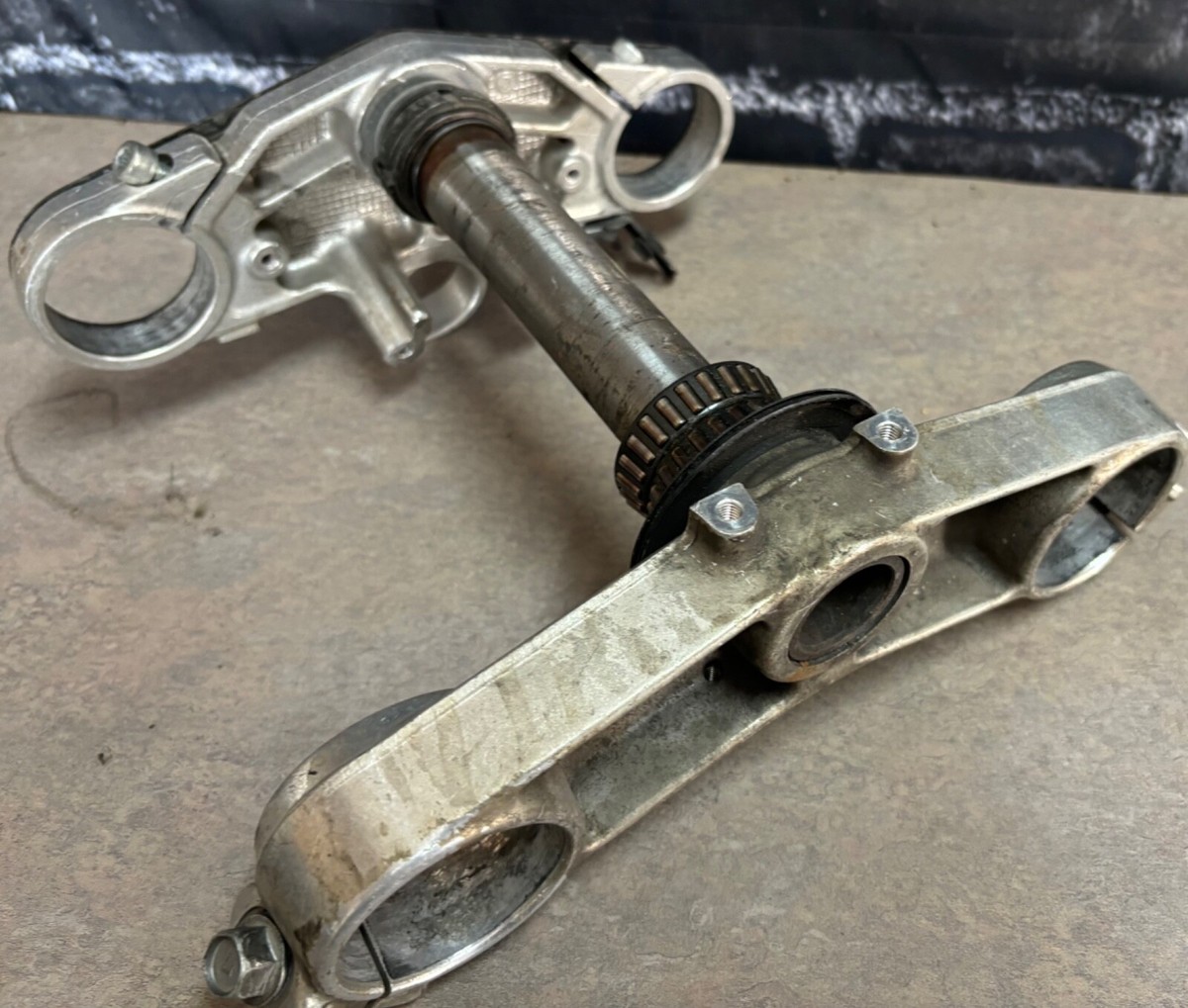 1996 Kawasaki ZX750 ZX 750 ZX7R Ninja Triple Tree Fork Clamp
