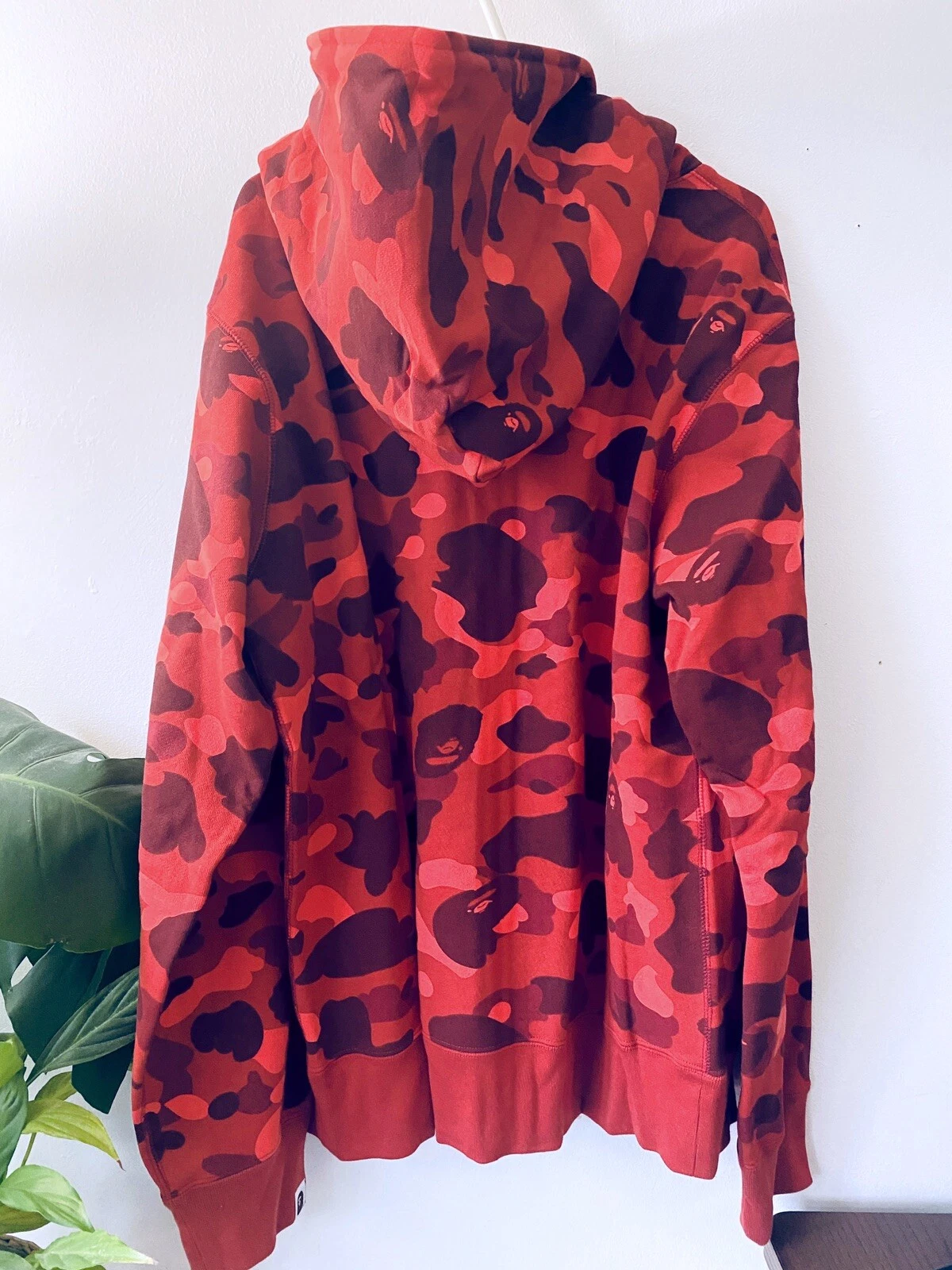 A BATHING APE (BAPE) Felpa BAPE A Bathing Ape rossa mimetica cristallo Swarovski taglia XL edizione limitata