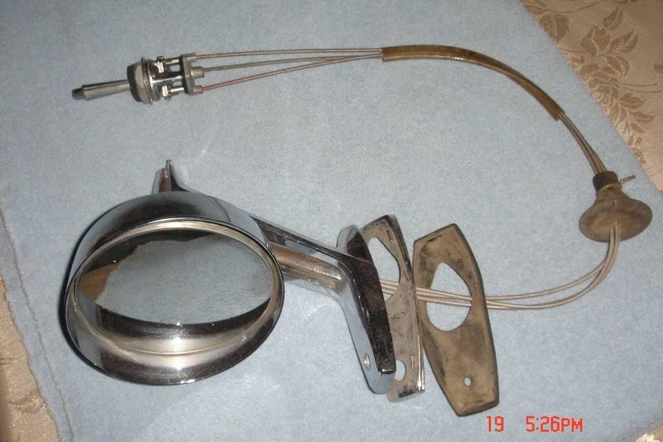 Chrysler Imperial 1966 espejos retrovisores interiores y exteriores del lado del conductor Foto 4 de 4