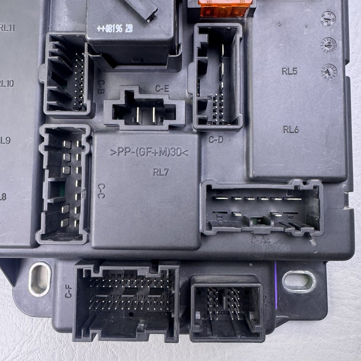 2007-2013 Mini Cooper R55 R56 R57 R61 Body Control Fuse Box 61.35