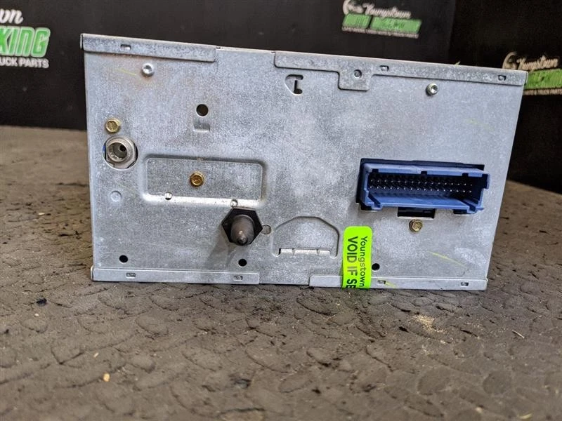 Audio Equipment Radio Opt UM5 Fits 00-01 CATERA 1757244 - Изображение 2 из 4