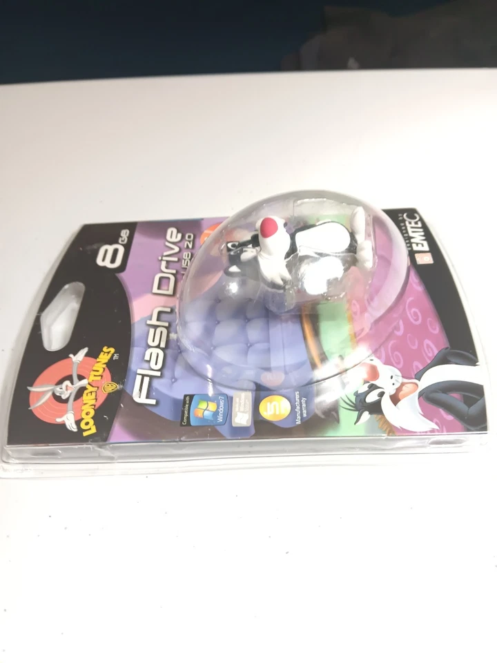 EMTEC Looney Tunes Silvester the Cat 8 GB Flash Drive USB 2.0 - Image 4 of 4