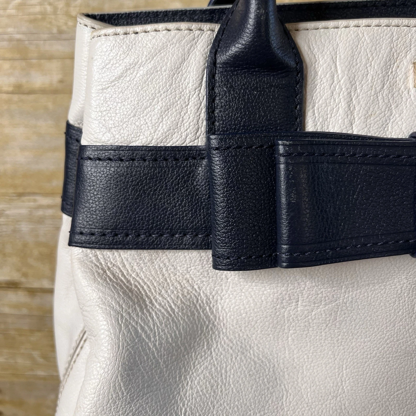 Borsa Kate Spade Villabella Quinn Avenue in pelle con doppio fiocco