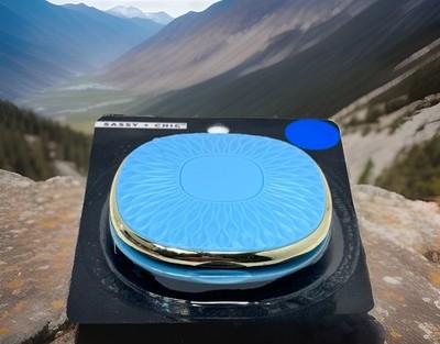 SASSY + CHIC 10X MAGNIFICATION DUAL MIRROR COMPACT BRAND NEW SEALED REALLY NICE