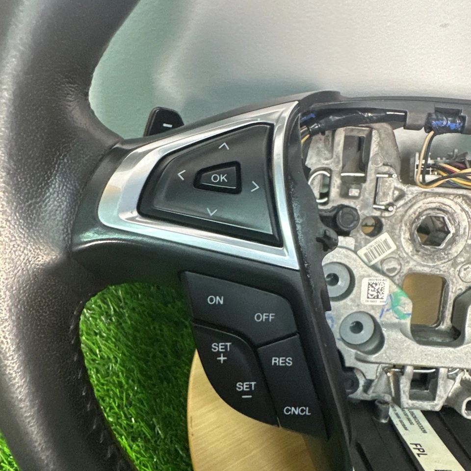 Volante de motorista Ford Fusion 2013-2020 com interruptor de controle de cruzeiro de áudio fabricante de equipamento original - Imagem 4 de 4