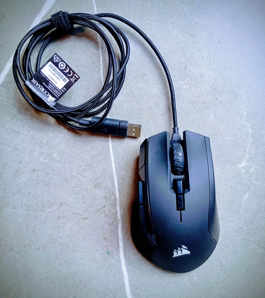 Corsair Ironclaw RGB FPS/MOBA Gaming -Maus - Schwarz - Bild 2 von 3