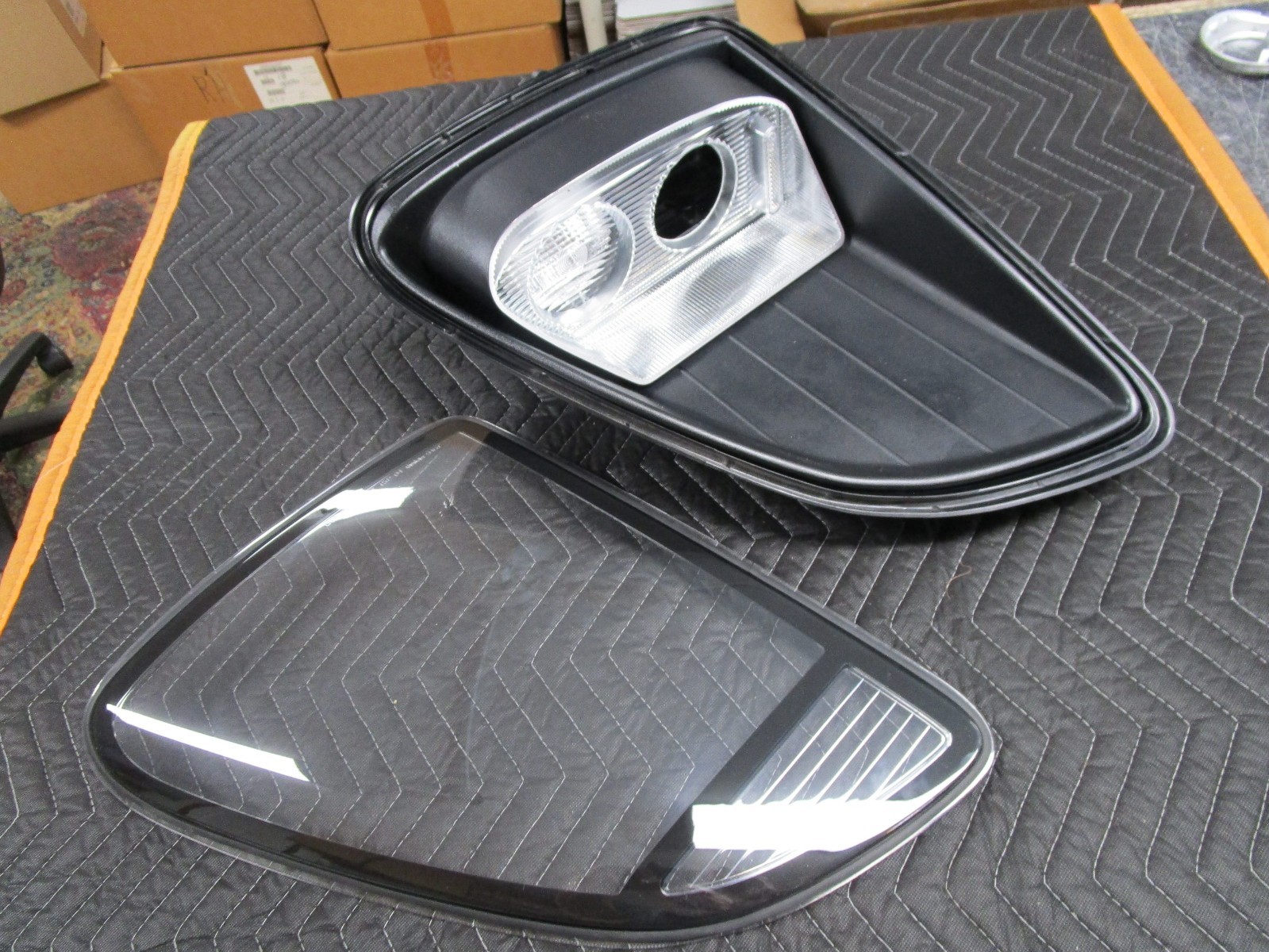 2005,2006 FORD GT OEM R.H. HEAD LAMP SHELL 4G7Z-13008-AC OBSOLETE 05/06
