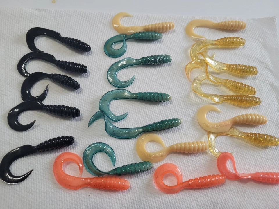 Mister Twister Teenie Cauda Encaracolada Grub, 2", Cores Sortidas 20/Pacote - Imagem 2 de 2