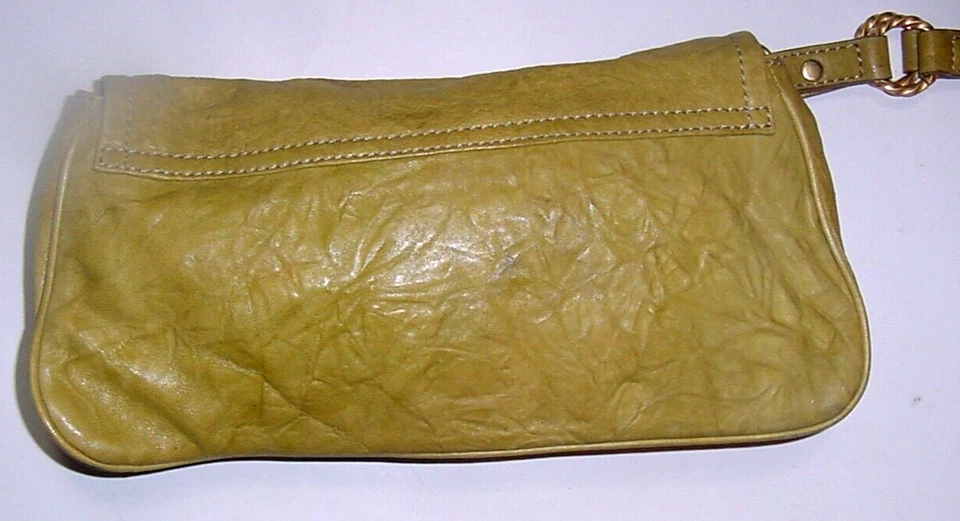 Precioso bolso de mano Tracy Reese New York de cuero amarillo azafrán con cierre de jade sintético Foto 3 de 3