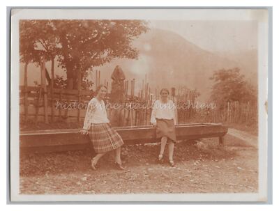2 Women Posing at the Fountain at Lake Walchsee 1928 Kufstein Tyrol Austria - Photo