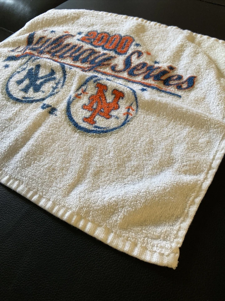 Toalla de felpa de béisbol MLB 2000 de los Yankees Mets Subway Series 17x13  Foto 2 de 3