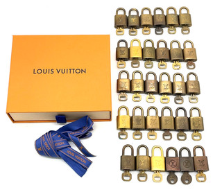Auth 🎀Louis Vuitton Gold plated Padlock & Key Set (30 Pieces) W/Box 🔐NS081278