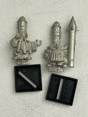Warhammer Classic METAL Chaos Dwarf Death Rocket Crew (2) Big Hat Dwarfs OOP