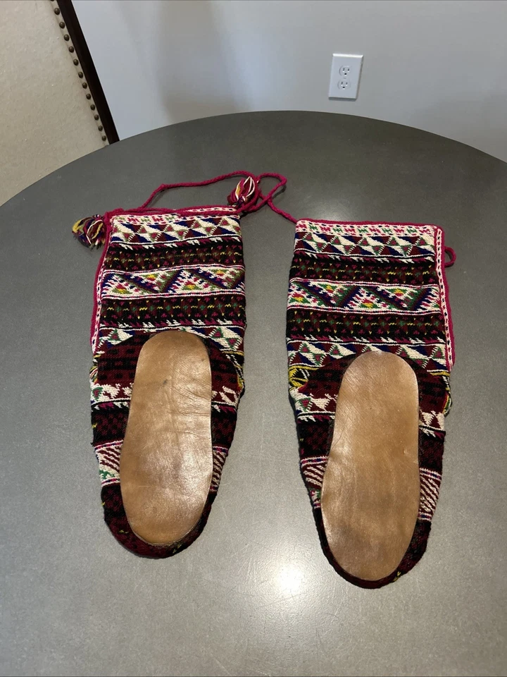 Mocasines largos unisex vintage tejidos a mano MukLuks suela de cuero ganchillo Foto 2 de 4