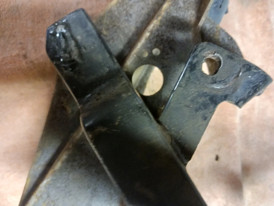 64 65 PONTIAC GTO LEMANS SS CHEVELLE TRANSMISIÓN MANUAL EMBRAGUE Y PEDAL DE FRENO MONTAJE Foto 4 de 4