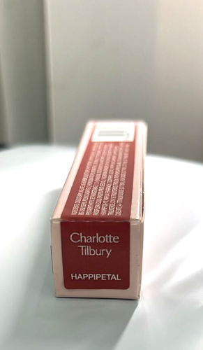 Charlotte Tilbury Hyaluronic + Happikiss Bálsamo Color "Happipetal" Nuevo en Caja - Imagen 2 de 2