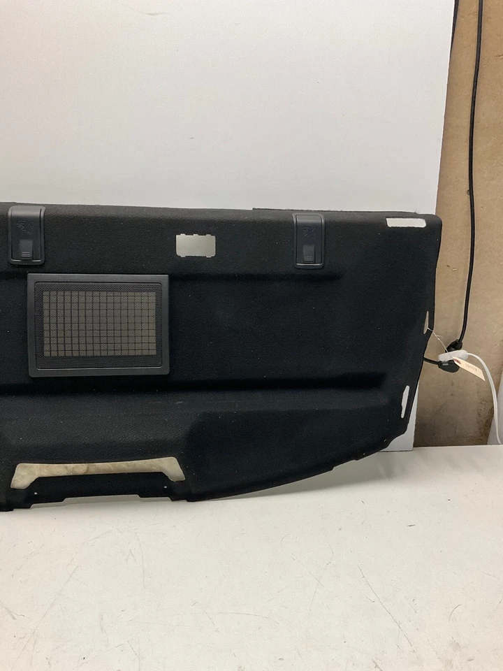 Infiniti Q70L 2015 equipamiento trasero bandeja paquete estante altavoz parrilla Foto 3 de 4