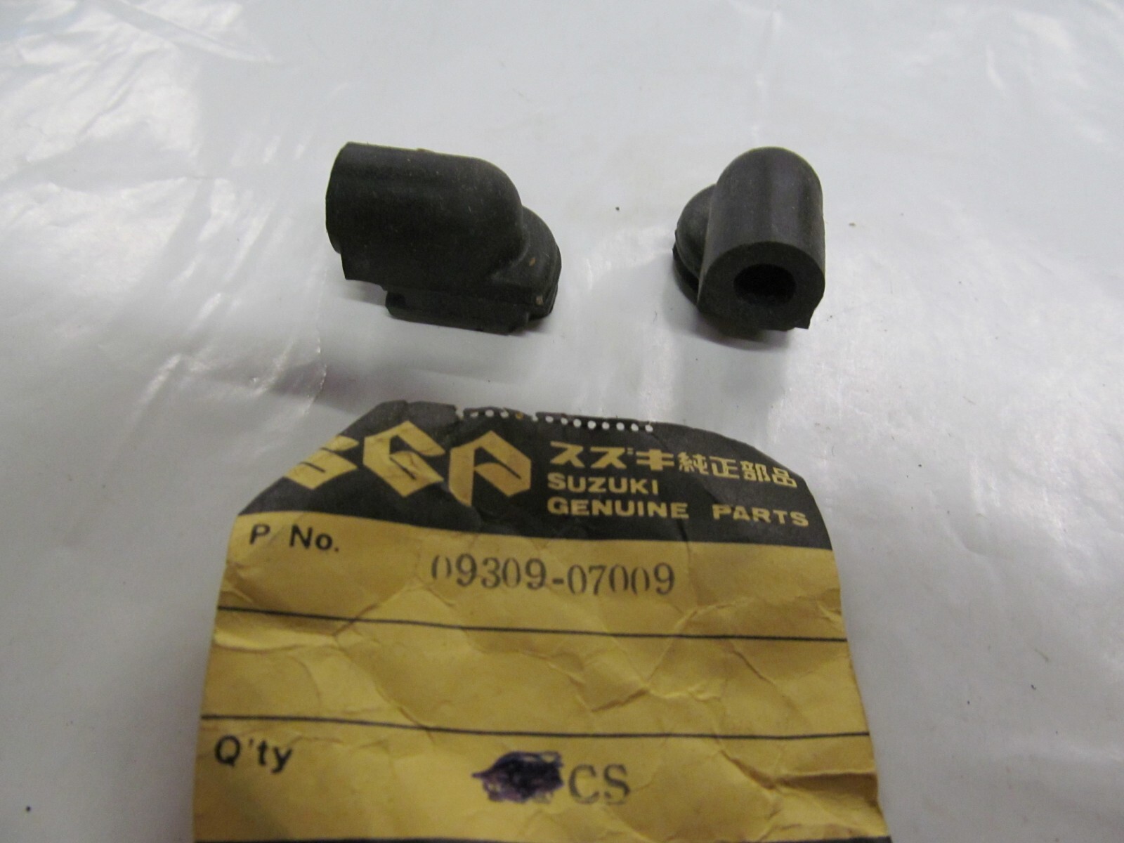 TS50 TS75 TM75 TC100 TS100 Grommet Drain Hose Suzuki 0930907009 NOS