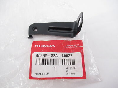 Genuine OEM Honda 60262-SZA-A00ZZ Driver Front Fender Bracket 2009