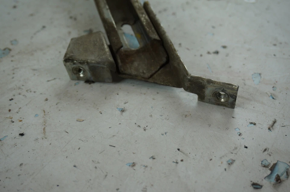 Corvette C3 1969-1982 lado del pasajero ventana trasera canal puerta guía de vidrio Foto 4 de 4