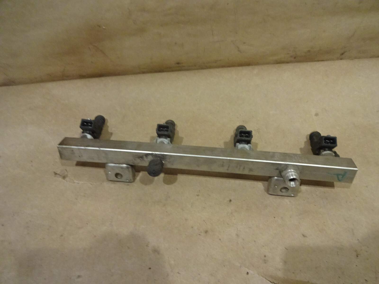 Ferrari 360 - RH Fuel Injector Rail - With Injectors - P/N 178482