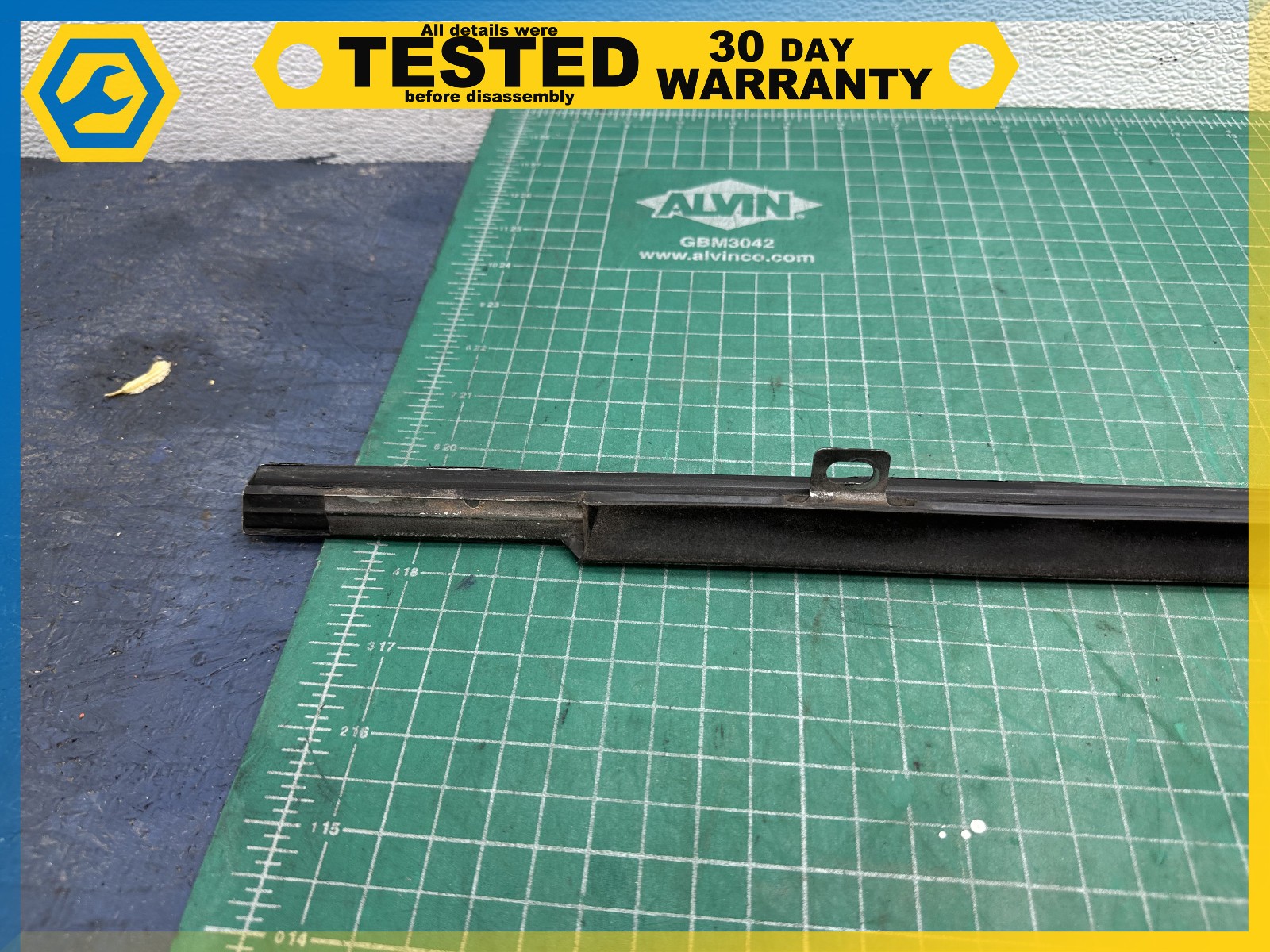 06-12 BENTLEY Flying Spur FRONT RIGHT DOOR WINDOW OUTER WEATHERSTRIP SEAL OEM