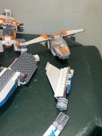 LEGO Space: Cls-89 Eradicator Mech (70707) And Swarm Interceptor  Galaxy 70701