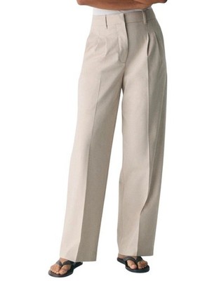 Aritzia The Effortless Pant Women s Size 4 Beige Pleated  High Rise Straight Leg