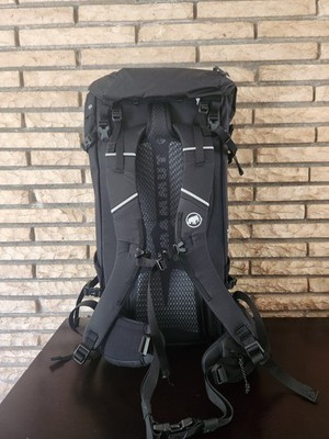 New Mammut Lithium 40 Large Black Hiking Backpack with Rain Cover From Japan