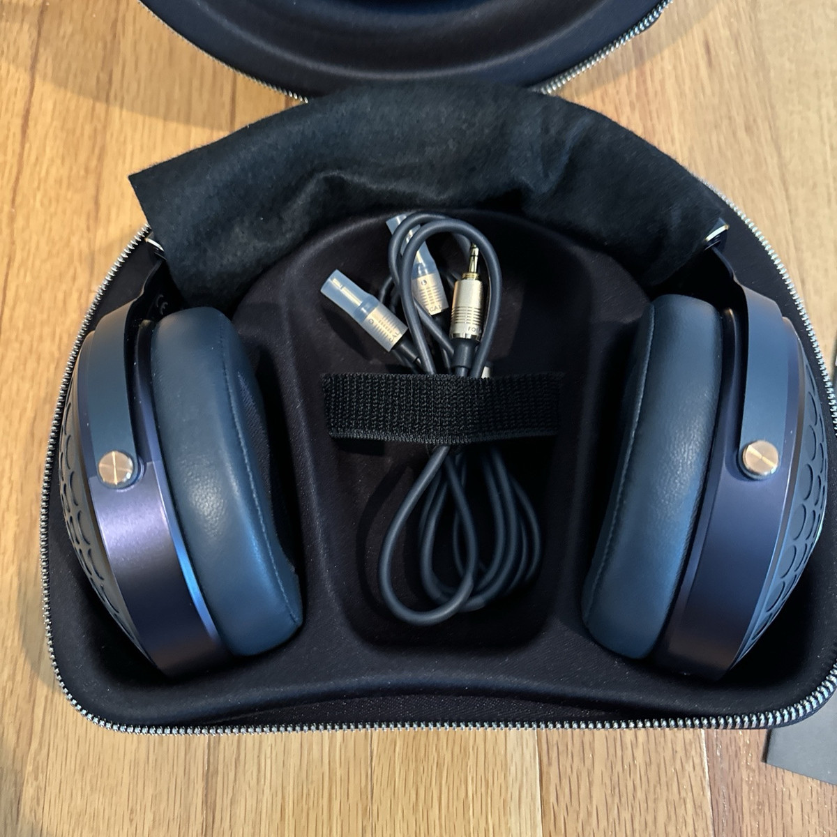 Focal Celestee High-End Closed-Back Over-Ear Wired Focal Celestee High-End Closed-Back Over-Ear Wired