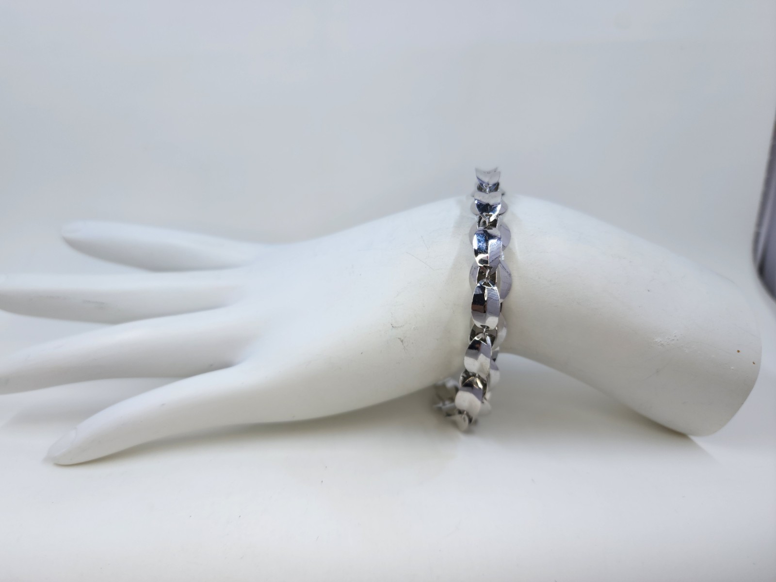 Pre-Owned Silvertone Interconnected Flattened Lin… - image 1