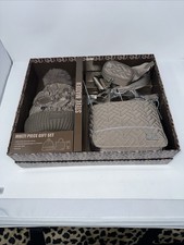 Steve Madden Juego de Regalo de 3 Piezas Bolso Pequeño, Medias Sombrero y Bolsa Pequeña