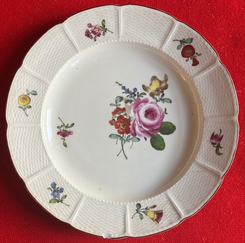 Antique 18th century German Porcelain Plate with Flowers and Basketweave Border - Picture 2 of 6