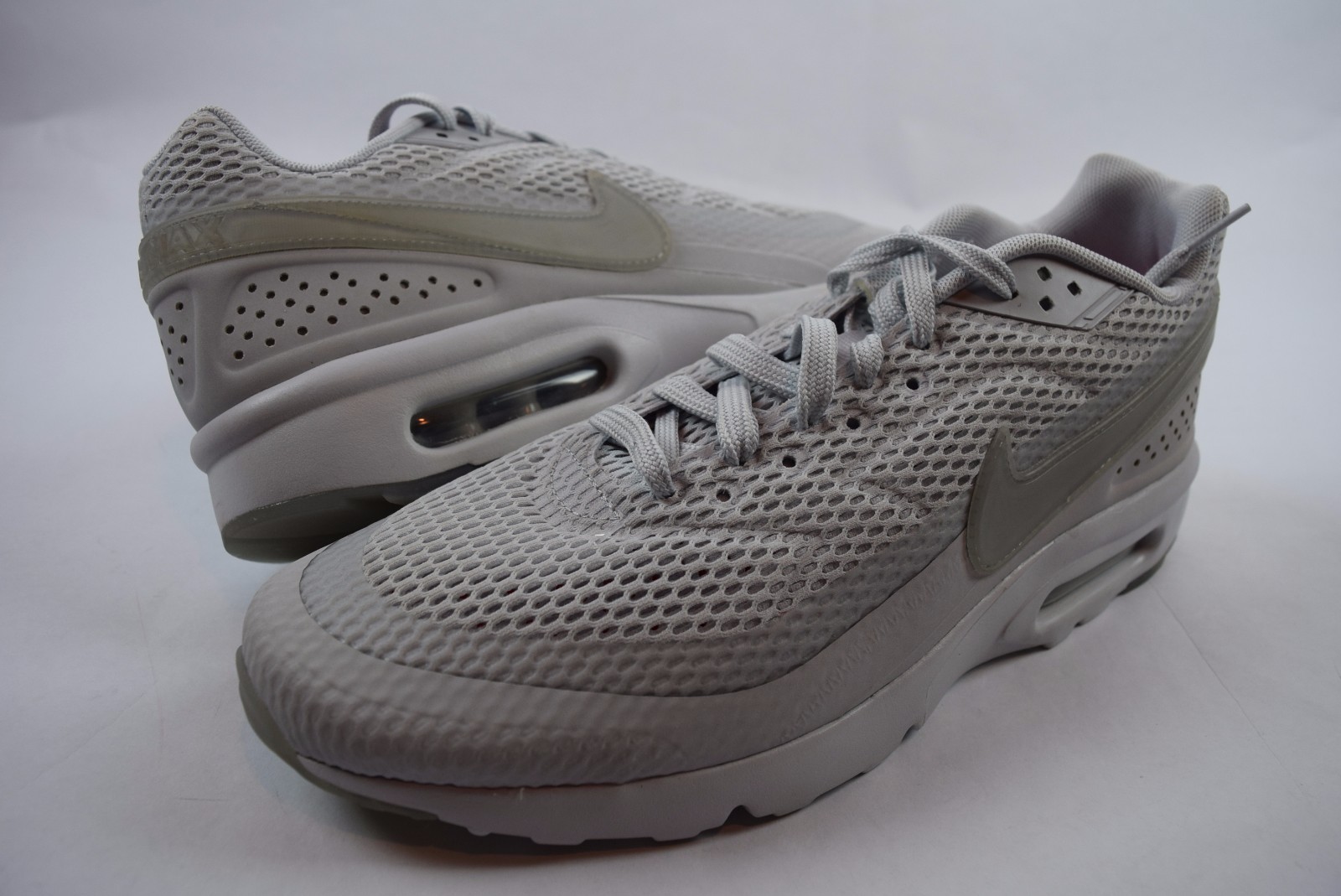 Uomo nike air max bw nib ultra 833344 002 sz 12 platino scarpe crimson. Uomo nike air max bw nib ultra 833344 002 sz 12 platino scarpe crimson.