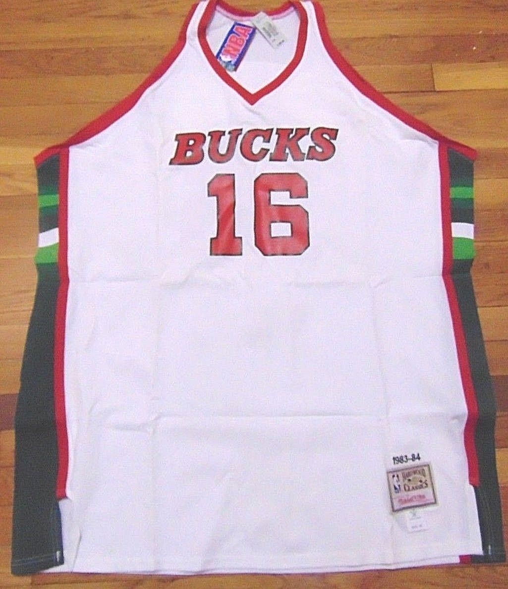 汁*歳様 NBA BUCKS Mitchell & Ness ミッチェルアンドネ 汁*歳様 NBA BUCKS Mitchell & Ness ミッチェルアンドネ Men's