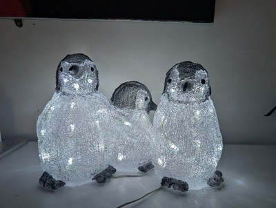 Konstsmide LED Acryl Pinguine 3 Stück Set Weihnachtsdeko verpackt BU4