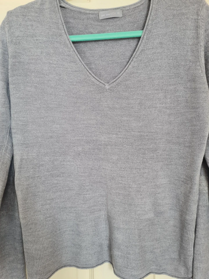 Beautiful Soft Grey M&S Ladies Lovely Top Size 12 (tiny hole in pic) - Image 2 of 4