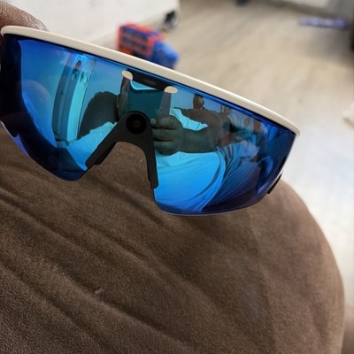 Oakley Meta Vanguard White Frame Prizm Sapphire Lens AI Sunglasses