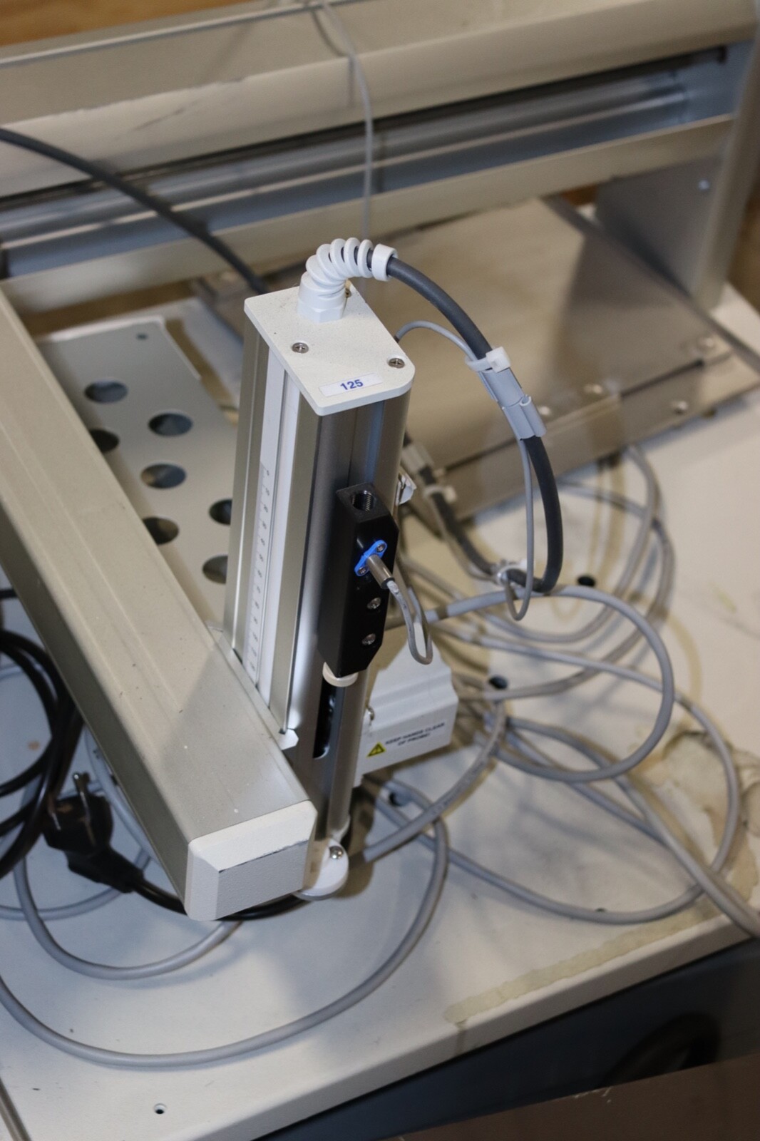 Gilson 215 Liquid Handler BRUKER BIOSPIN LIQUID HANDLER eBay