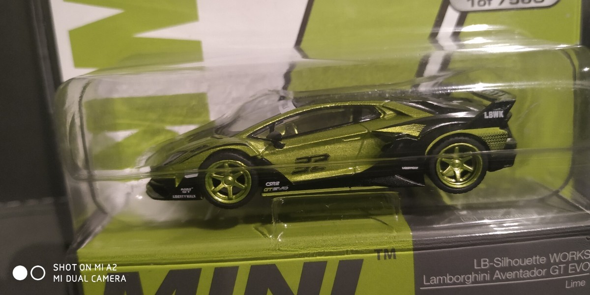 MINI GT 605 chase LB-Silhouette Works Lamborghini Aventador MINI GT 605 chase LB-Silhouette Works Lamborghini Aventador