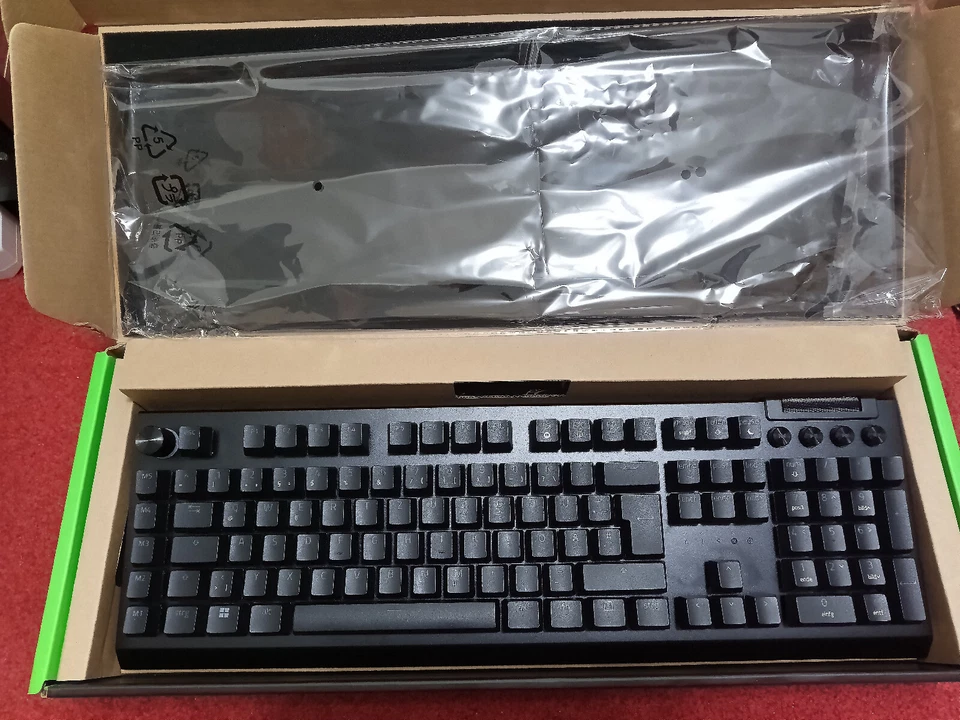 Razer Blackwidow v4 Pro - Bild 1 von 1