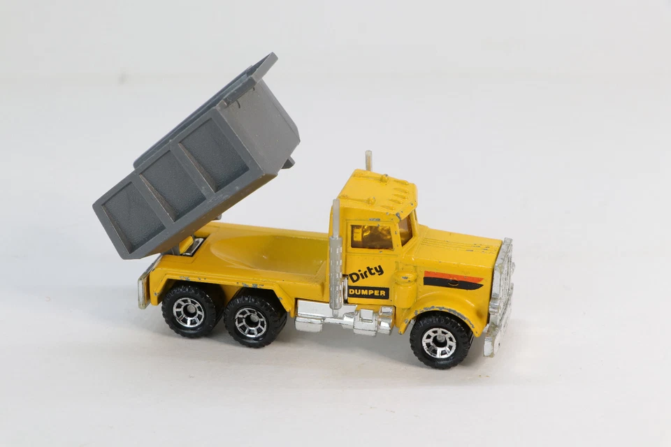 Camión volquete Matchbox Peterbilt 1981 vintage 1:80 Macao Diecas coche de acción Foto 3 de 4