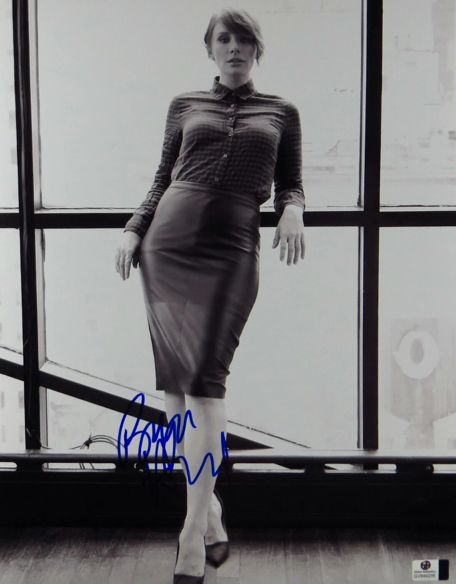 Bryce Dallas Howard Autographed 11X14 Photo Gorgeous Sexy Window Pose  GV849286 | eBay