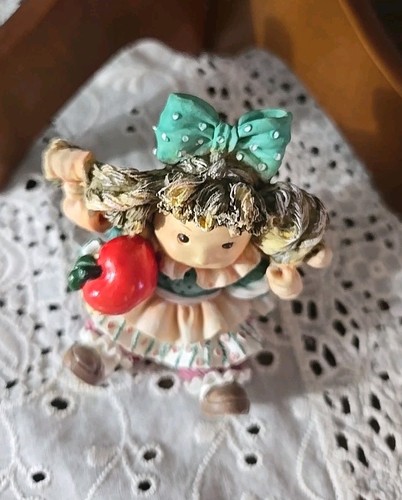 Vintage 1994 Enesco You’re The Apple Of His Eye Girl Figurine Statute #114111 - Picture 5 of 5